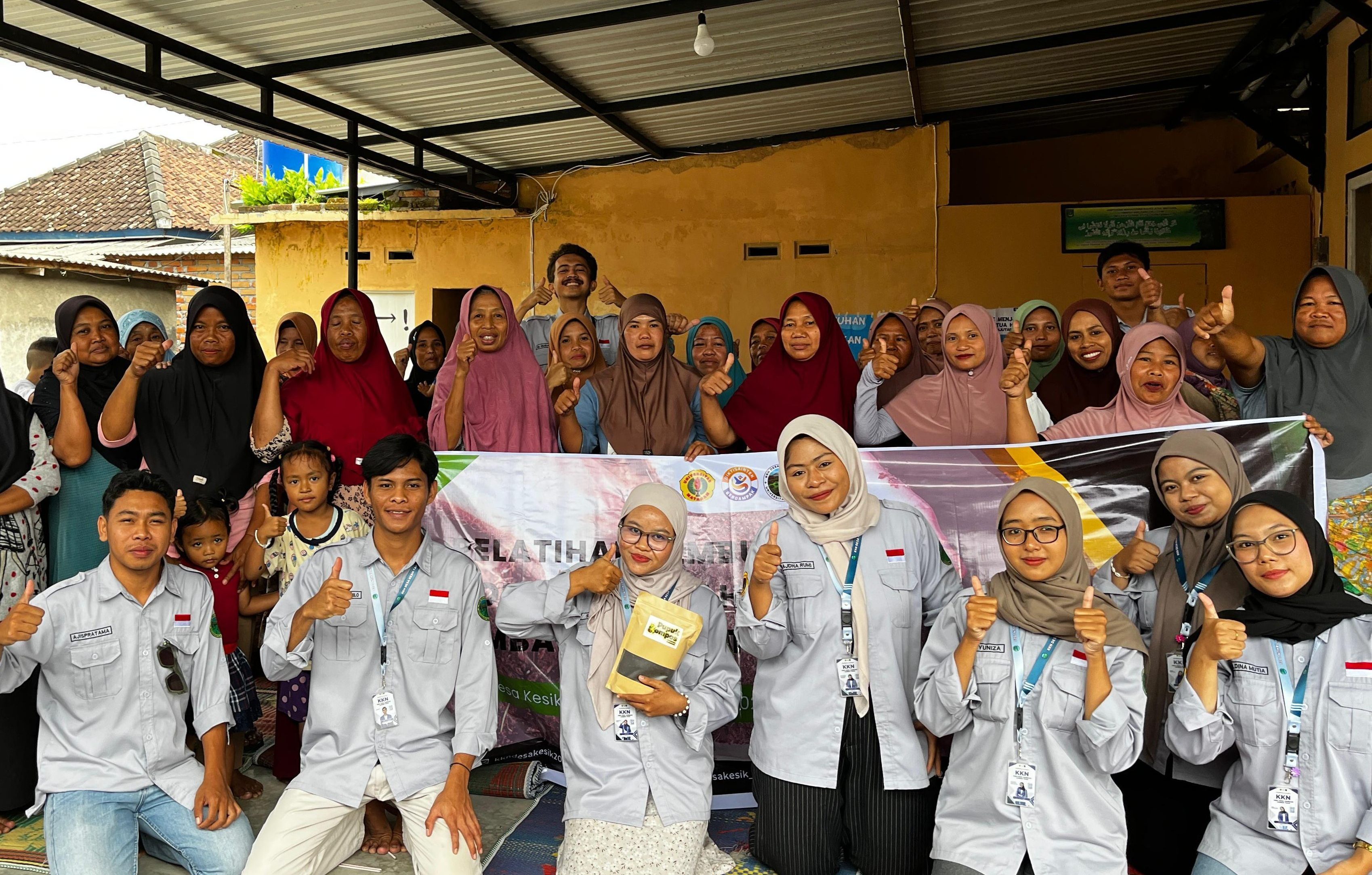 Mahasiswa KKN Universitas Mataram Gelar Pelatihan Pembuatan Pupuk Kompos Berbahan Dasar Limbah Hewan Ternak di Dusun Punik dan Tengak Timuk